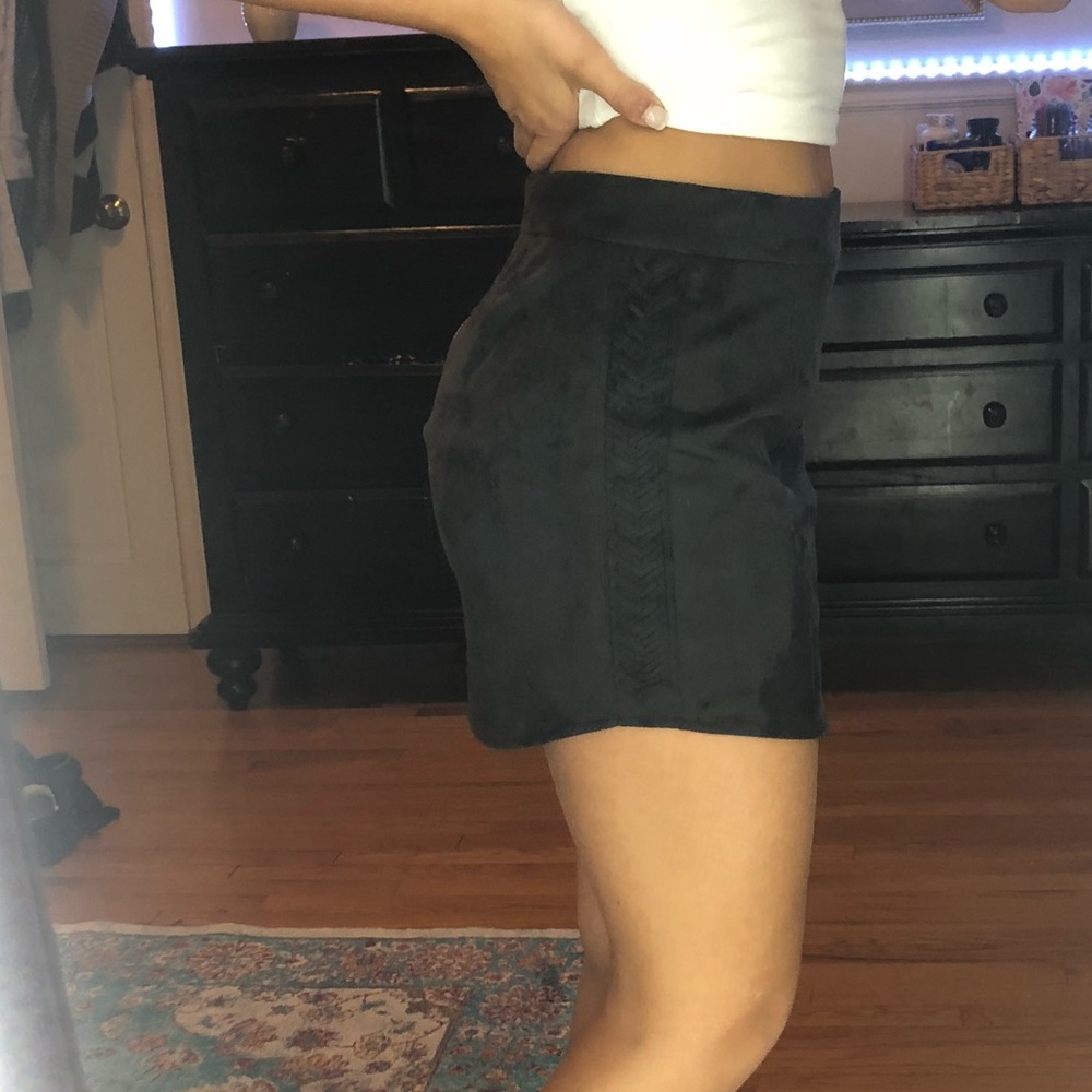 Kendall and Kylie felt zip up skirt
